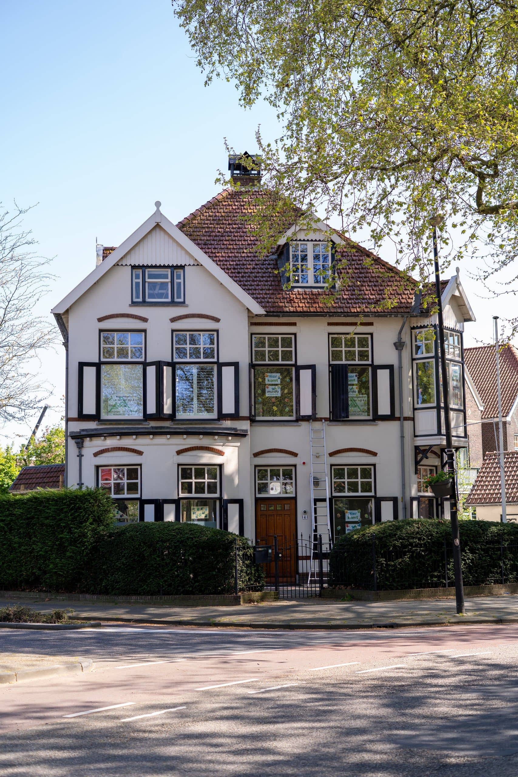 Onderwijslocatie De Barones in Vlaardingen — complete afwerking voor een nieuwe onderwijslocatie